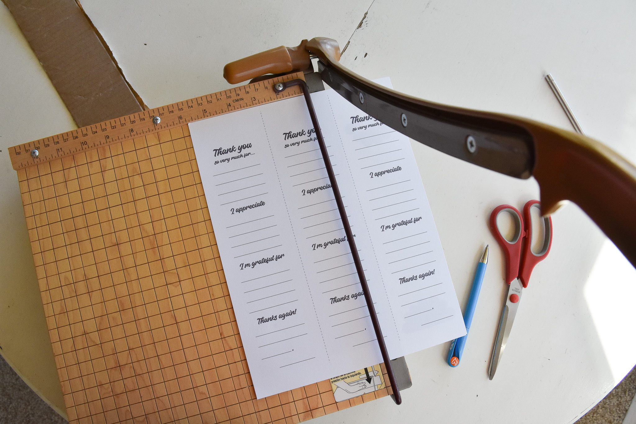 paper cutter for fill-in thank you card